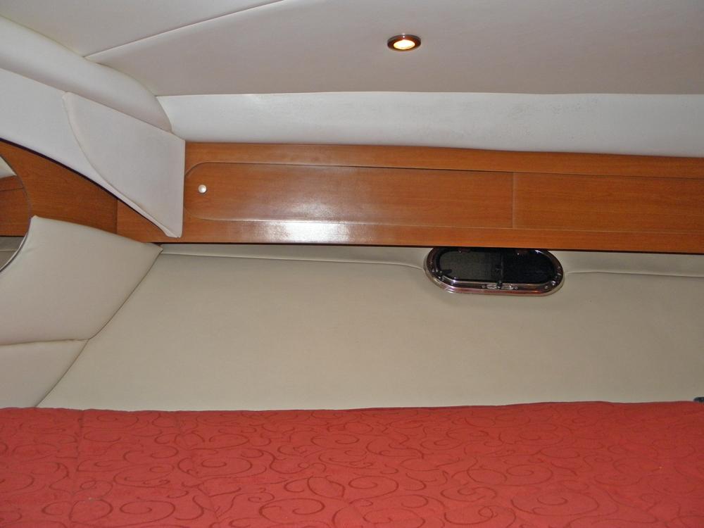 Saloon, Accommodation